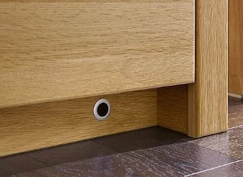 Wöstmann IR-Repeater für Lowboard, rechts im Sockel eingelassen 8302